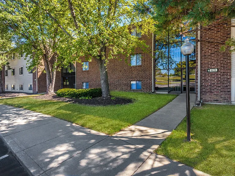Oakbrook Village — Photo 45