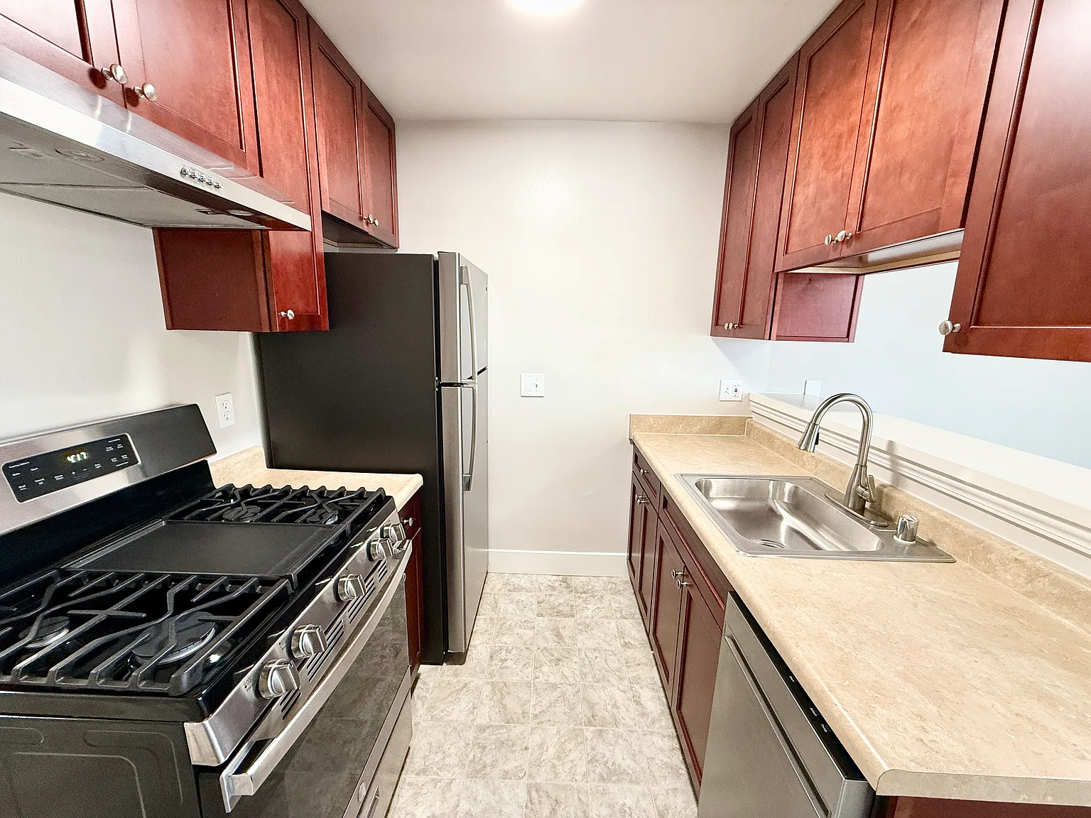 Tahoe Terrace Apartments — Photo 4