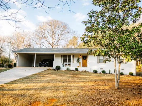 955 Victoria Ln, Oxford, GA 30054
