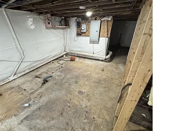 2nd image of 3051 N Judson St