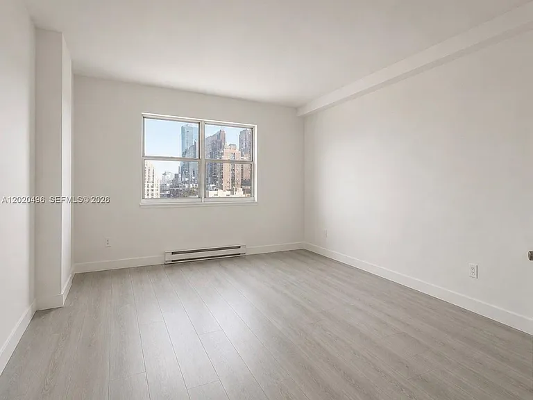 400 Kings Point Dr #811 — Photo 4