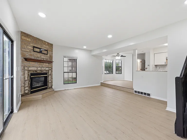 1600 Rock Creek Dr — Photo 17