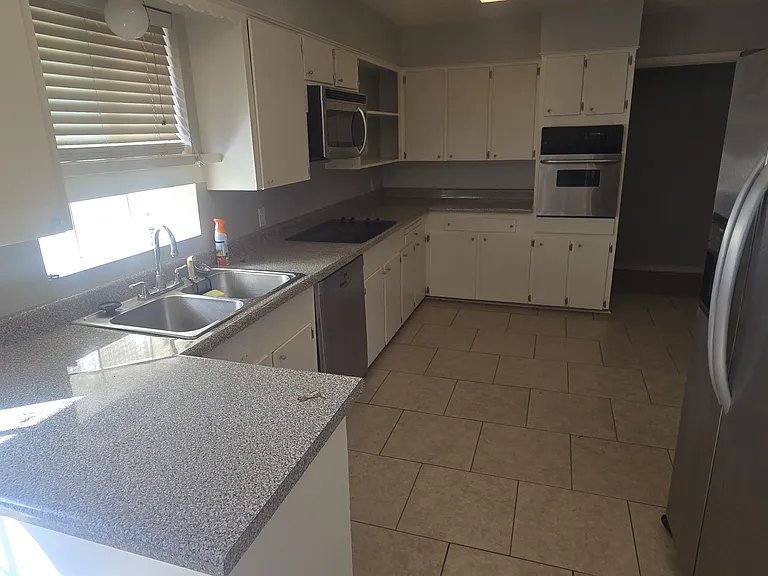 8057 Fall River Dr — Photo 4