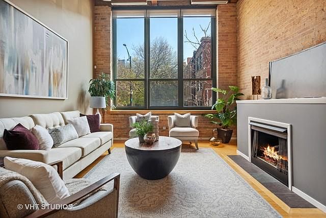 1st image of 1727 S Indiana Ave #106R