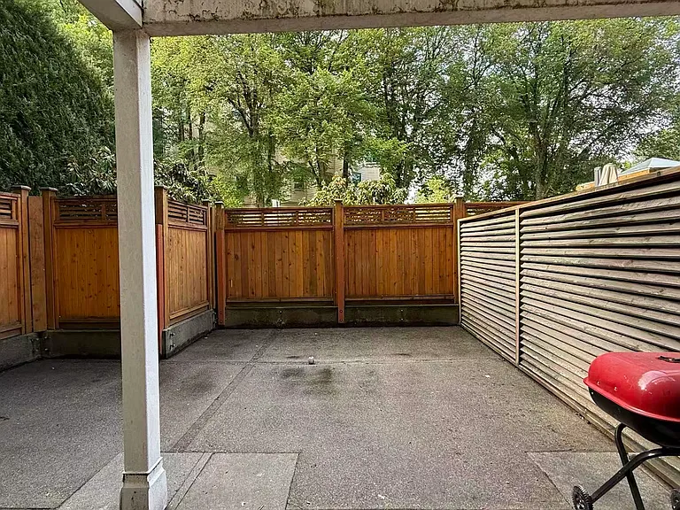 985 W 10th Ave #101 — Photo 8