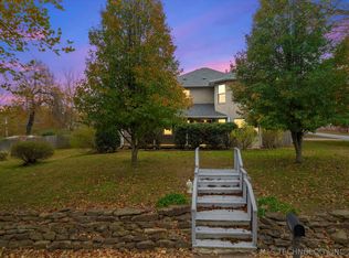 6870 W 34th Pl, Tulsa, OK 74107