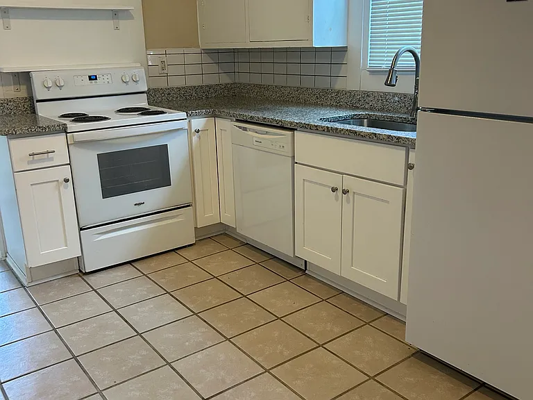 1438 Westover Ave — Photo 8