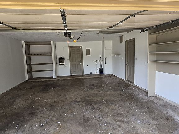 2nd image of 313 NW Parkwood Ln