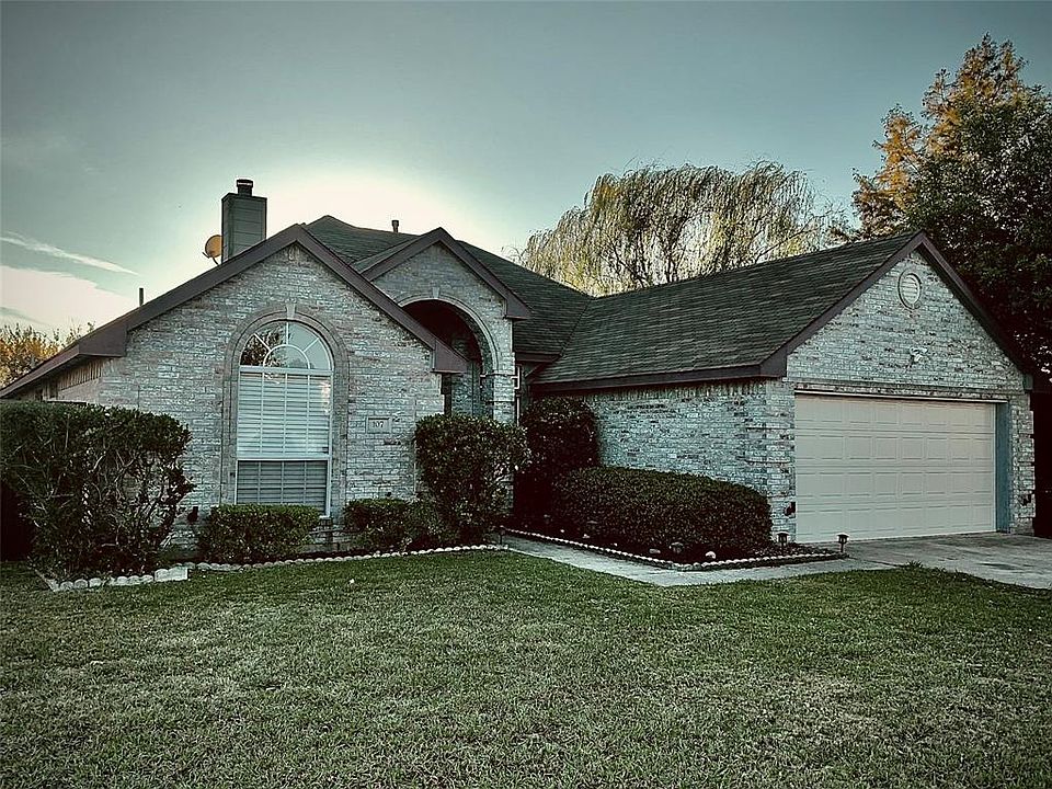 1st image of 107 E Forestwood Dr