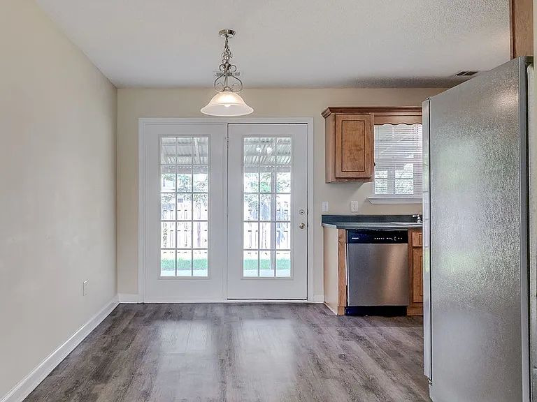 106 Mustang Dr — Photo 11
