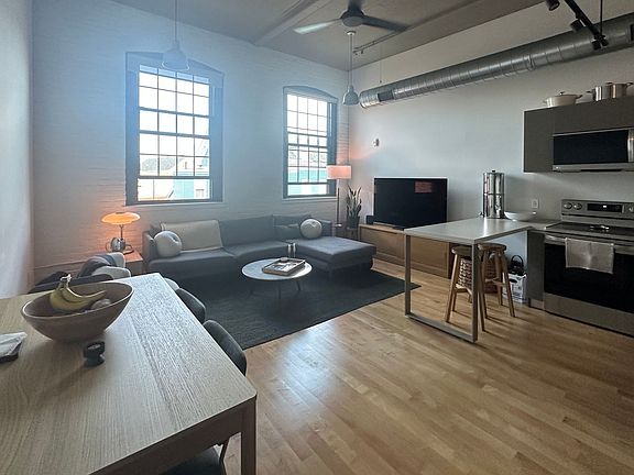 4th image of 44 Warren St #208
