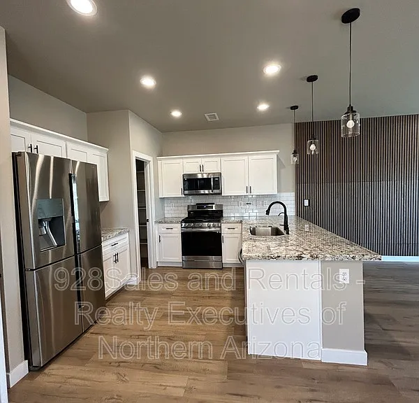 12217 Bliss Ave — Photo 2