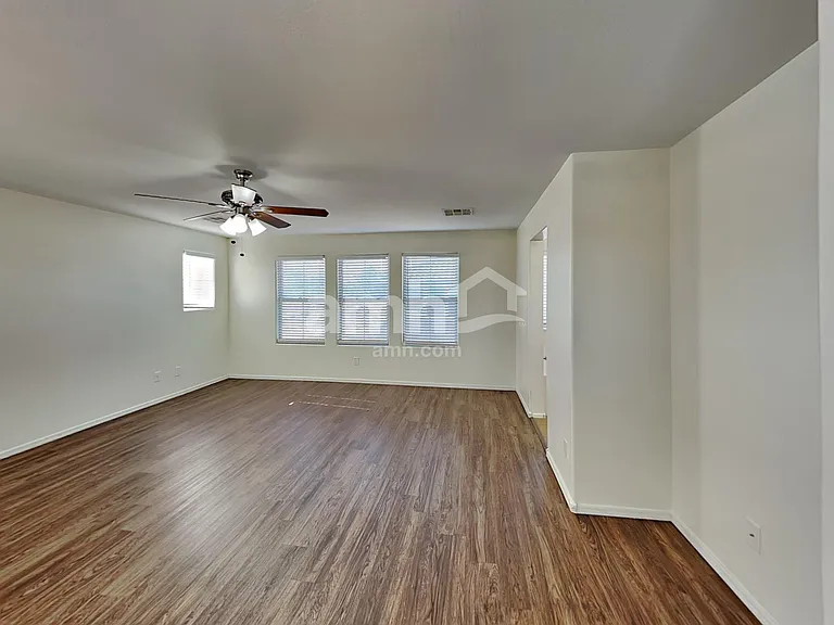 3282 E Oakland St — Photo 14