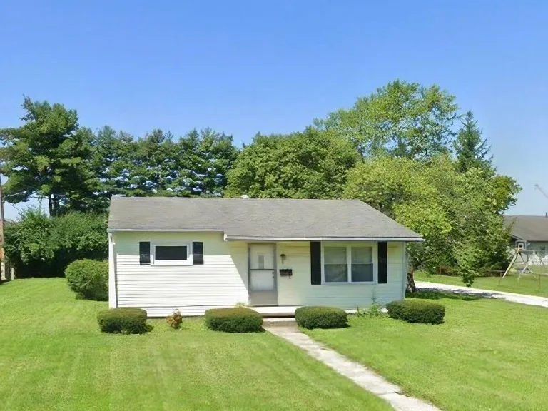 210 S Lenfesty Ave — Photo 1
