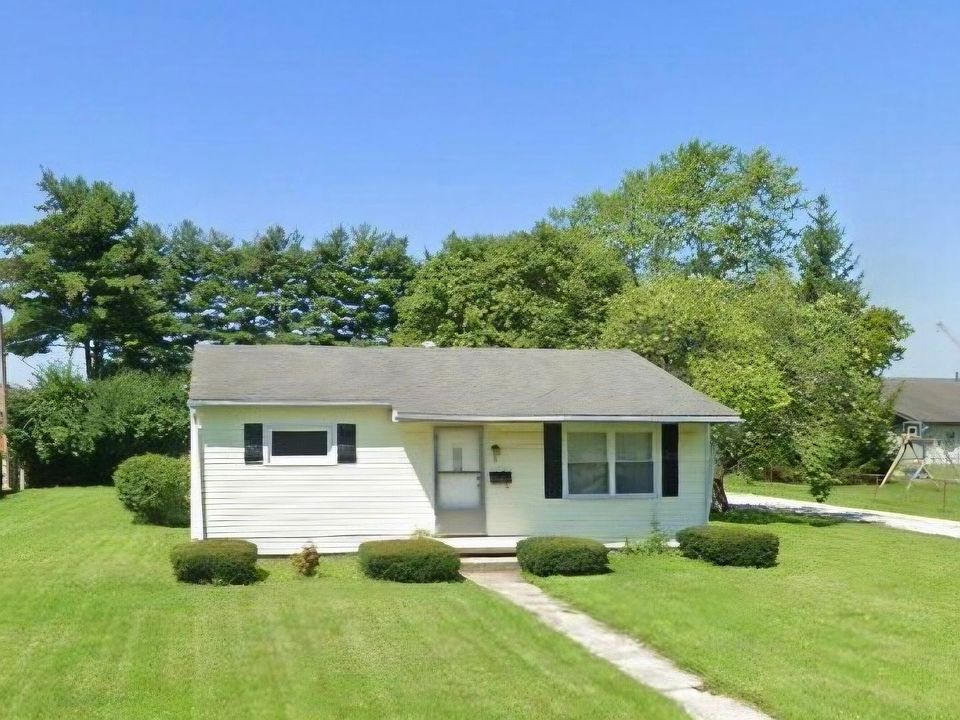 1st image of 210 S Lenfesty Ave
