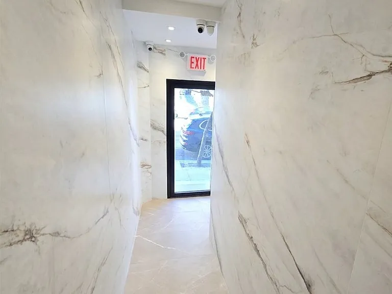 882 Lexington Ave #3A — Photo 14