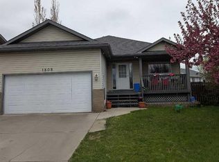 1808 E Strathcona Bay, Strathmore, AB T1P 1S9