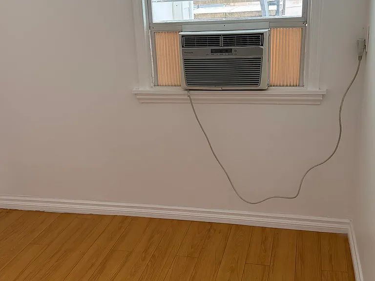 7717A Romaine St — Photo 21