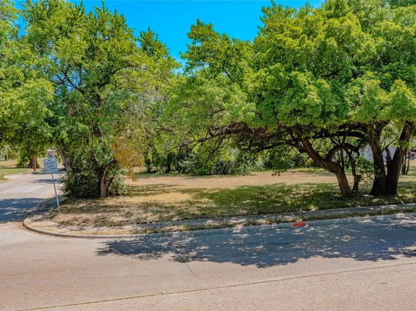 6200 Carlton Garrett St, Dallas, TX 75215