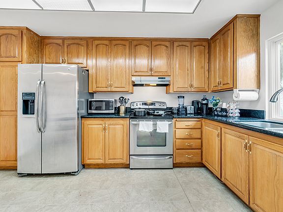 5th image of 3938 Marlette Dr