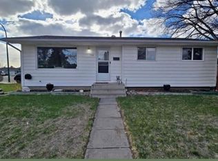 794 E Black Blvd NW, Medicine Hat, AB T1A7B4