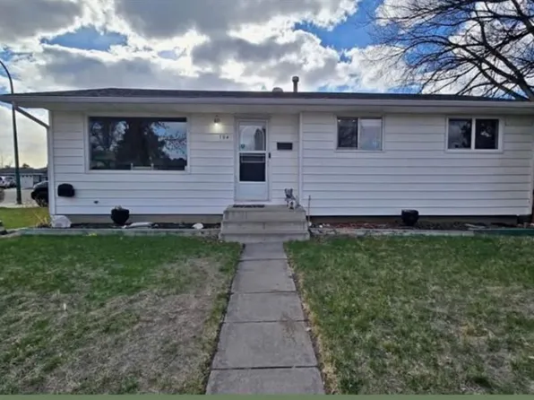 794 E Black Blvd NW, Medicine Hat, AB T1A 7B4
