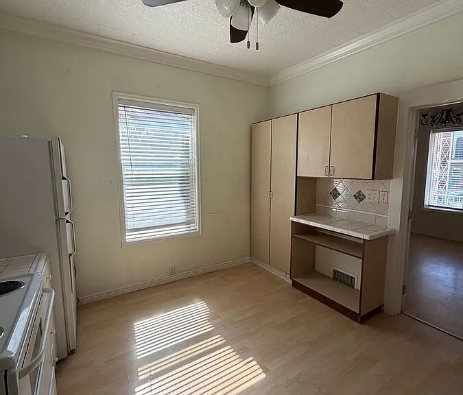 625 E Wilmington Ave — Photo 13