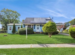 35 Davis Dr, Milford, CT 06460
