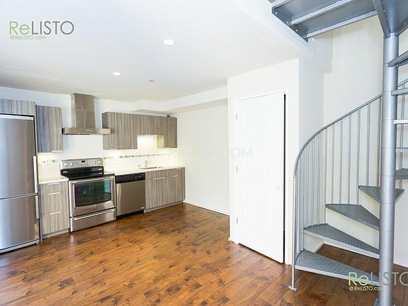 2nd image of 550 Jessie St APT 121