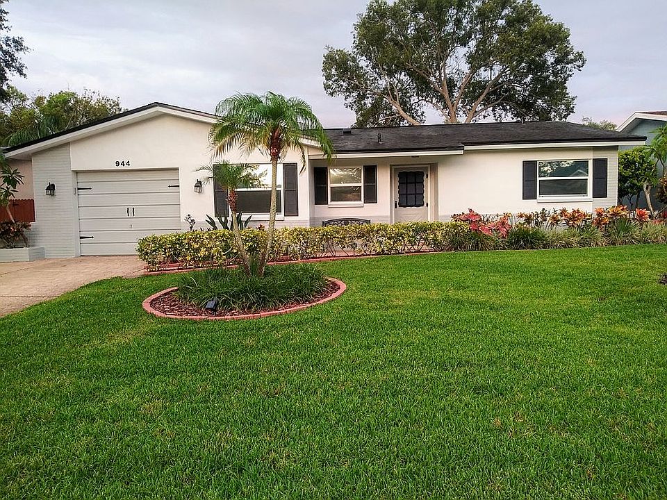 1st image of 944 Wicks Dr