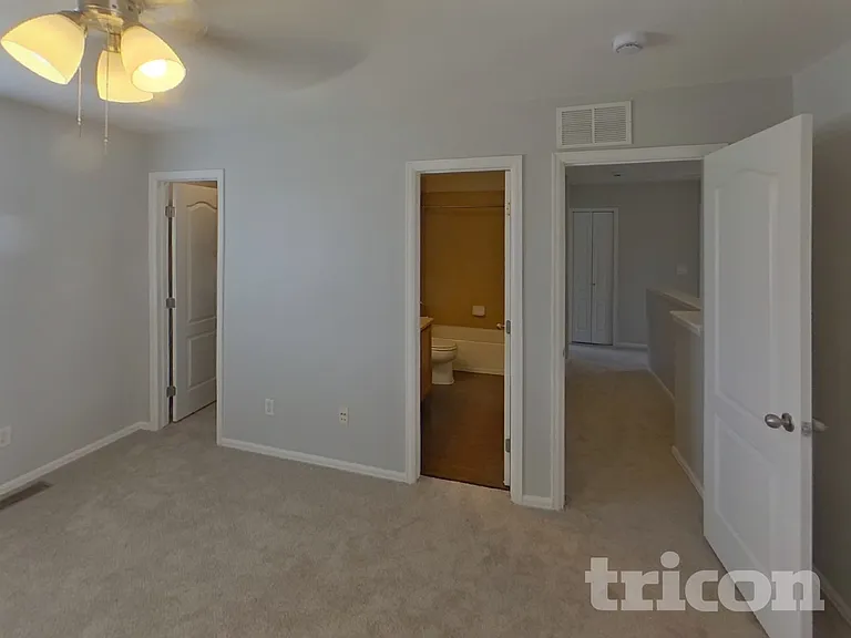 7335 Dobbs Dr — Photo 8