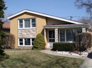 10529 S Lawler Ave, Oak Lawn, IL 60453