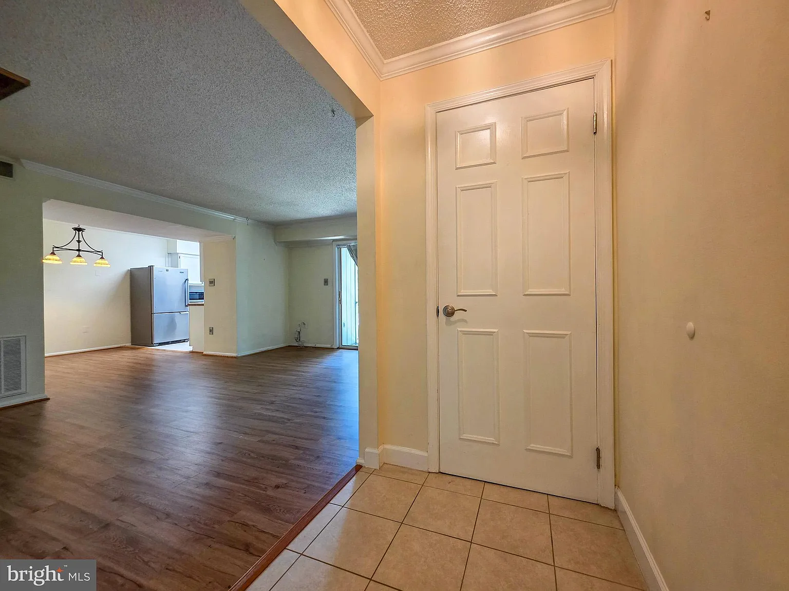 2 bed, 2.0 bath, 940 sqft, $2,550 — Photo 2