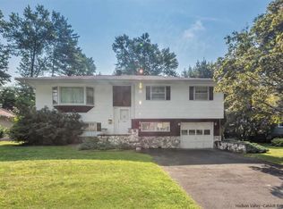 21 Redwood Rd, Saugerties, NY 12477