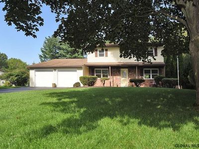 14 Greensboro Blvd, Clifton Park, NY, 12065