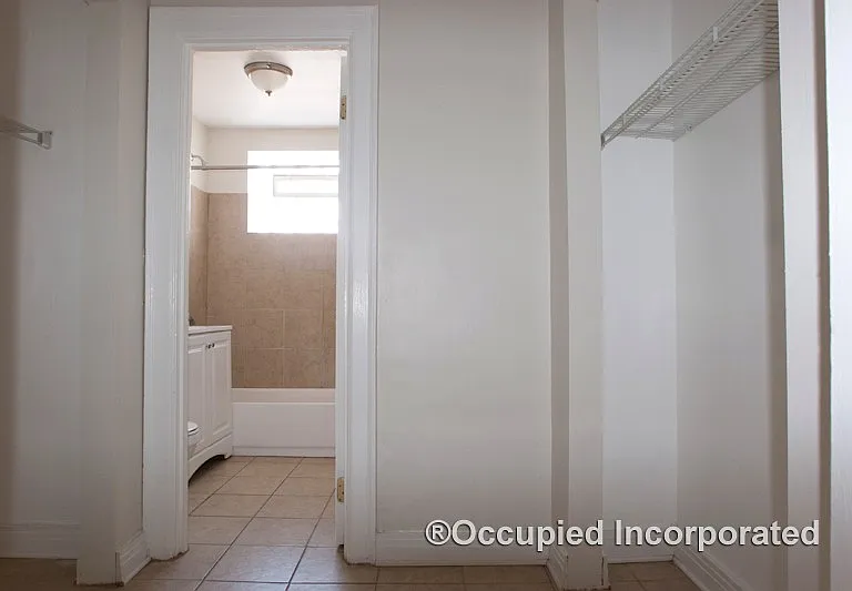 5206 S Harper Ave #104 — Photo 4