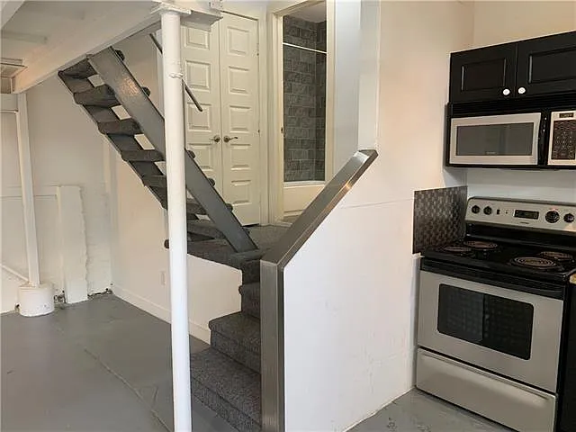 210 N Lopez St #A — Photo 4