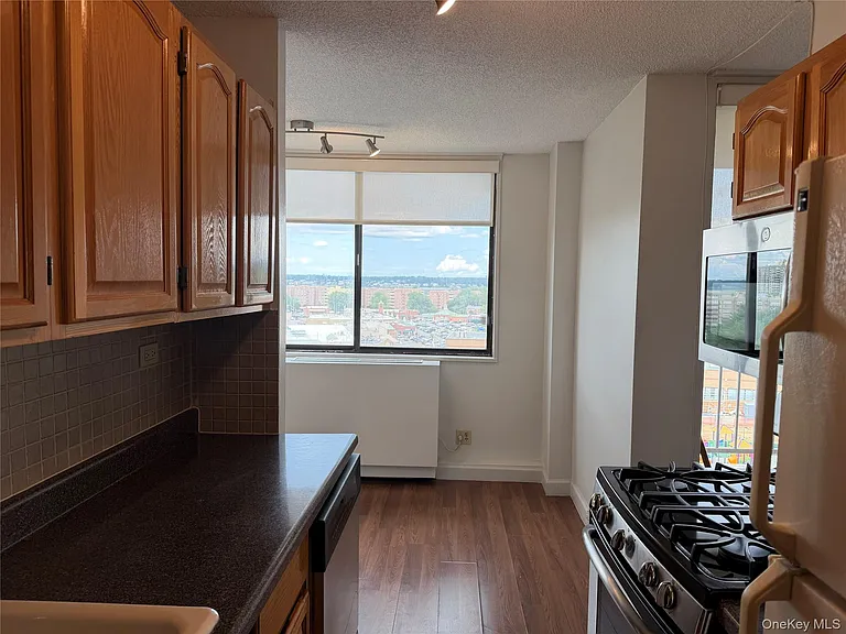 2 Bay Club Dr #7Y — Photo 3