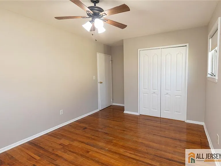 10 Eardley Rd — Photo 17