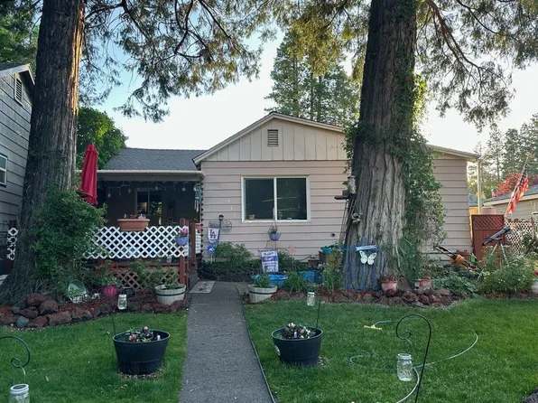 445 Oregon St, Weed, CA 96094