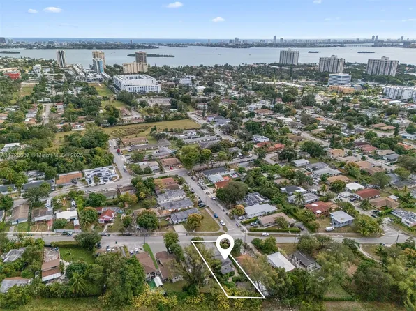 11316 Peachtree Dr, Miami, FL 33161