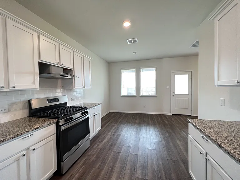 1511 Avery Pointe Dr — Photo 12