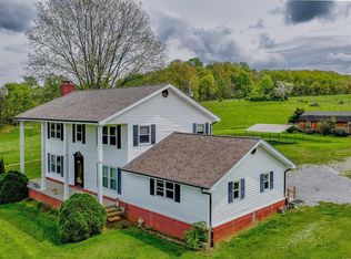 207 Pleasant View Rd, Rose Hill, VA 24281