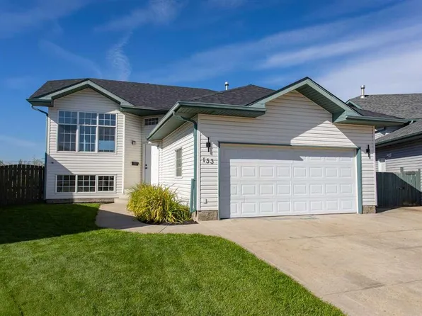 133 E Wellington Close, Blackfalds, AB T4M 0K2