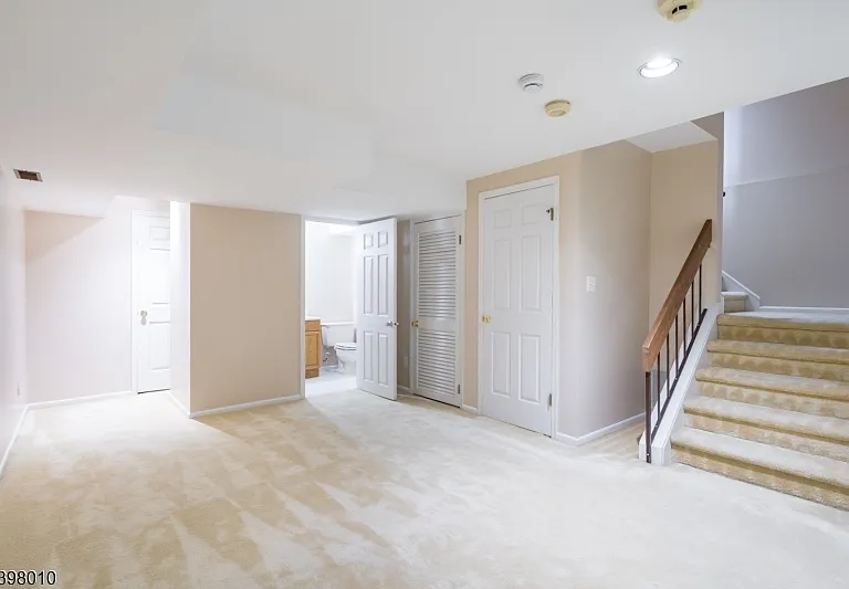 1 Avery Ct — Photo 37
