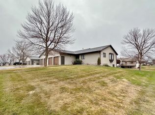 500 32nd Ave SW APT A, Minot, ND 58701