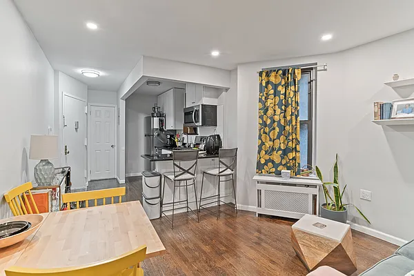 Rented by Compass | media 3