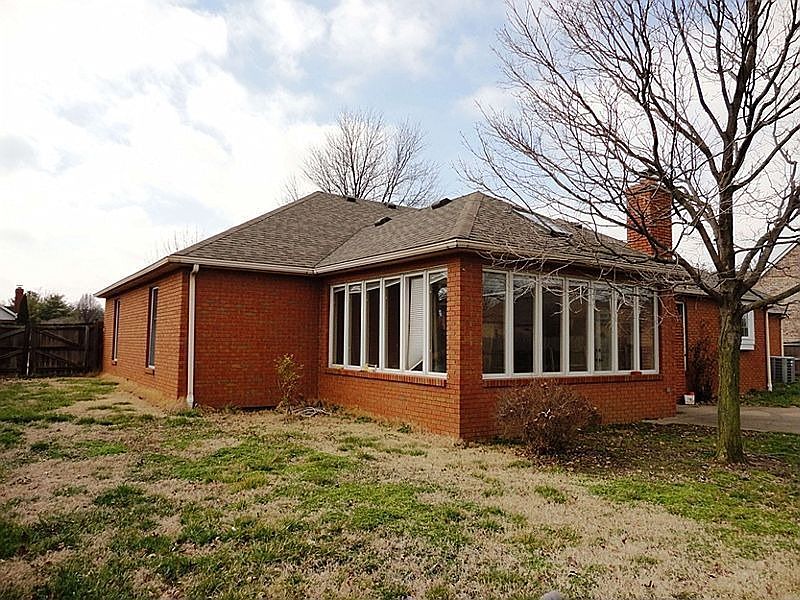1st image of 610 Brookshire Dr