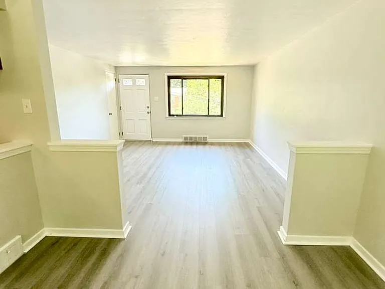 224 Jacob Dr — Photo 4