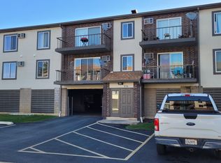514 Kiowa Cir #102, Naperville, IL 60565